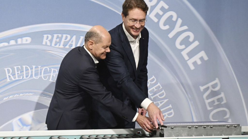 Mercedes-Benz CEO Ola Källenius opens a battery recycling factory with German chancellor Olaf Scholz (left) in Kuppenheim,  October 2024