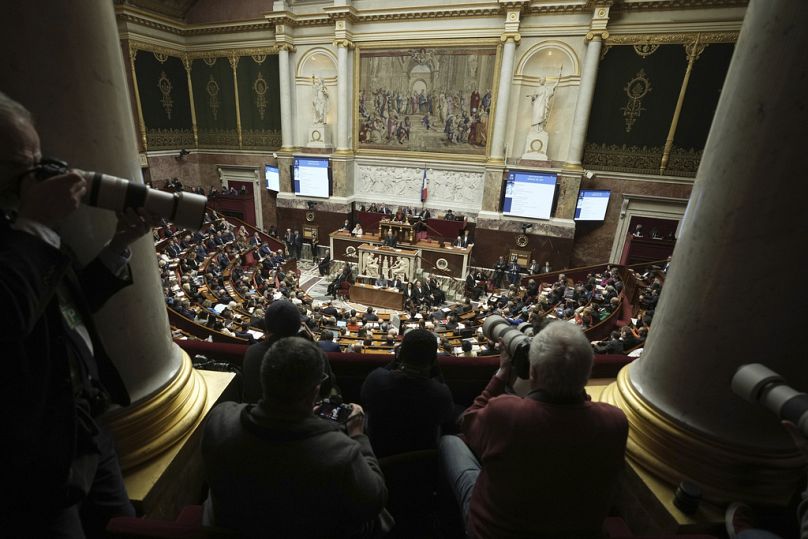 Le Premier ministre français François Bayrou prononce son discours de politique générale, le mardi 14 janvier 2025 à l'Assemblée nationale à Paris.