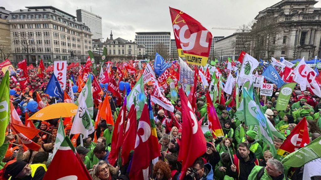 A protest against austerity policy in Brussels in December 2023. Trade unions and green groups are now concerned about the EU