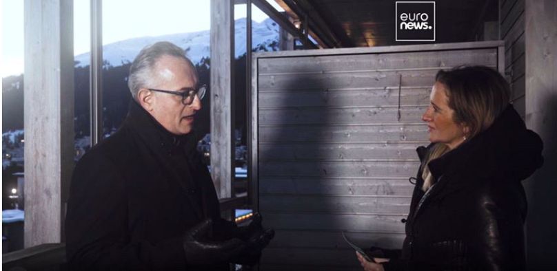 Francesco Ceccato, PDG de Barclays Europe, s'entretient avec Angela Barnes, rédactrice économique d'Euronews, au Forum économique mondial de Davos. Janvier 2025.